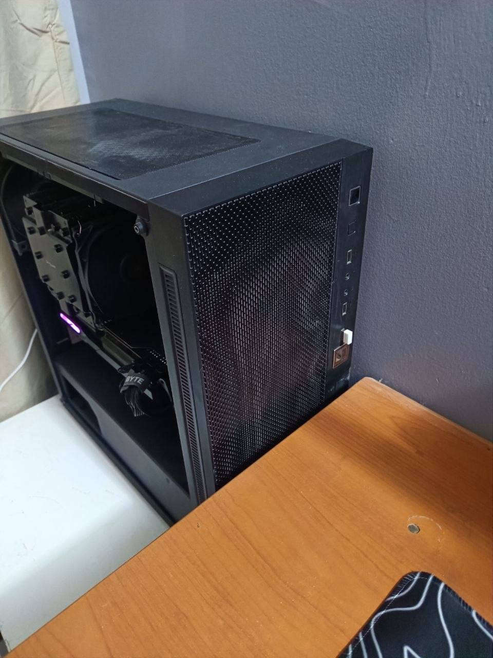 السلام عليكم
مكلف بلنشر التجميعة للبيع
m.b : asus x570 tuf gaming 
cpu : r5 5600
m.2 : kingspec xg7000 1tb gen 4
gpu : rx 5700 msi gaming 
ram : Asgard 2x8 16gb 3200mhz
psu : gigabyte g750h 80 gold
case : deepcool matrix 55 mesh 6 fans
كراتين اغلبهن موجودة سعر التجميعة 850 الف 

شاشة gigabyte g24f ب 170 الف 

مكان كربلاء


**إذا كنت صاحب هذا الإعلان وتريد حذفه لأي سبب، رجاءا أرسل رسالة إلى الدعم الفني**