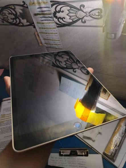 سلام عليكم 
أيباد 9 
ذاكره 64 
جهاز نضيف ما بي اي شي 
ما داخل تصليح ما مفتوح 
جهاز جديد مثل ما واضح بل صوره 
ويا كارتونته وشاحنه وكيبل 
مكان نجف سعر 270.وبي مجال للشراي
رقم *********** ما بي واتساب 
متواجد ماسنجر
