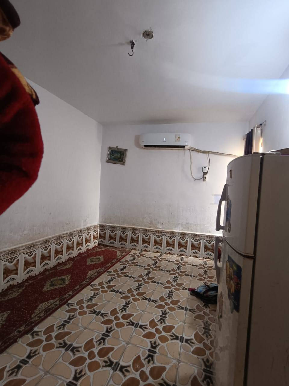 السلام عليكم
بيت للبيع 175 مساحته 
حاوي العباس قرب مولدة ابو سجاد 
***********
