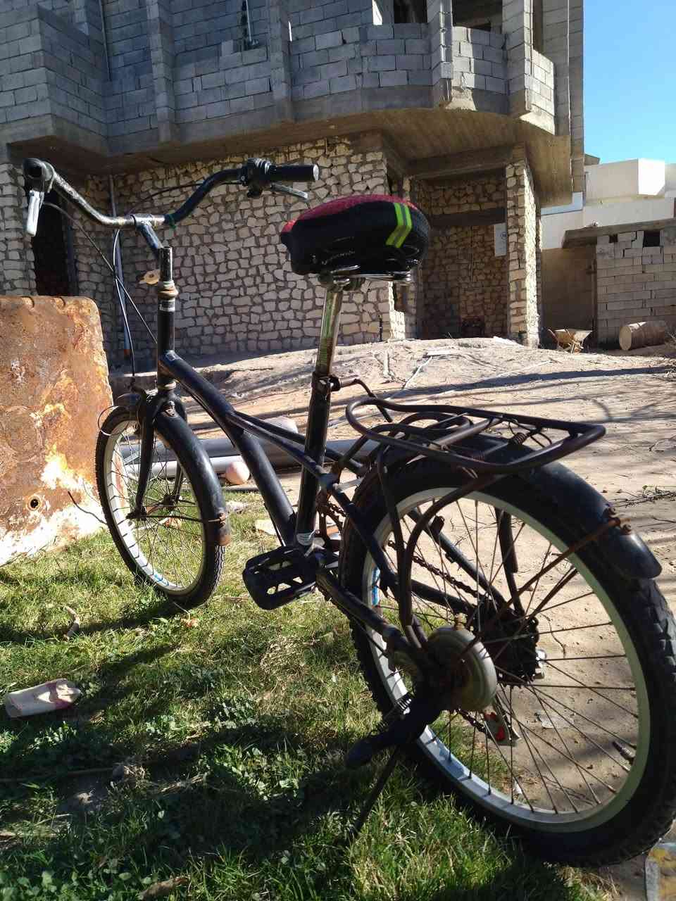 سلام عليكم ، بايسكل ياباني 
قيم وأخذ بالي يحبه الله 
رمادي صوفية / ***********
