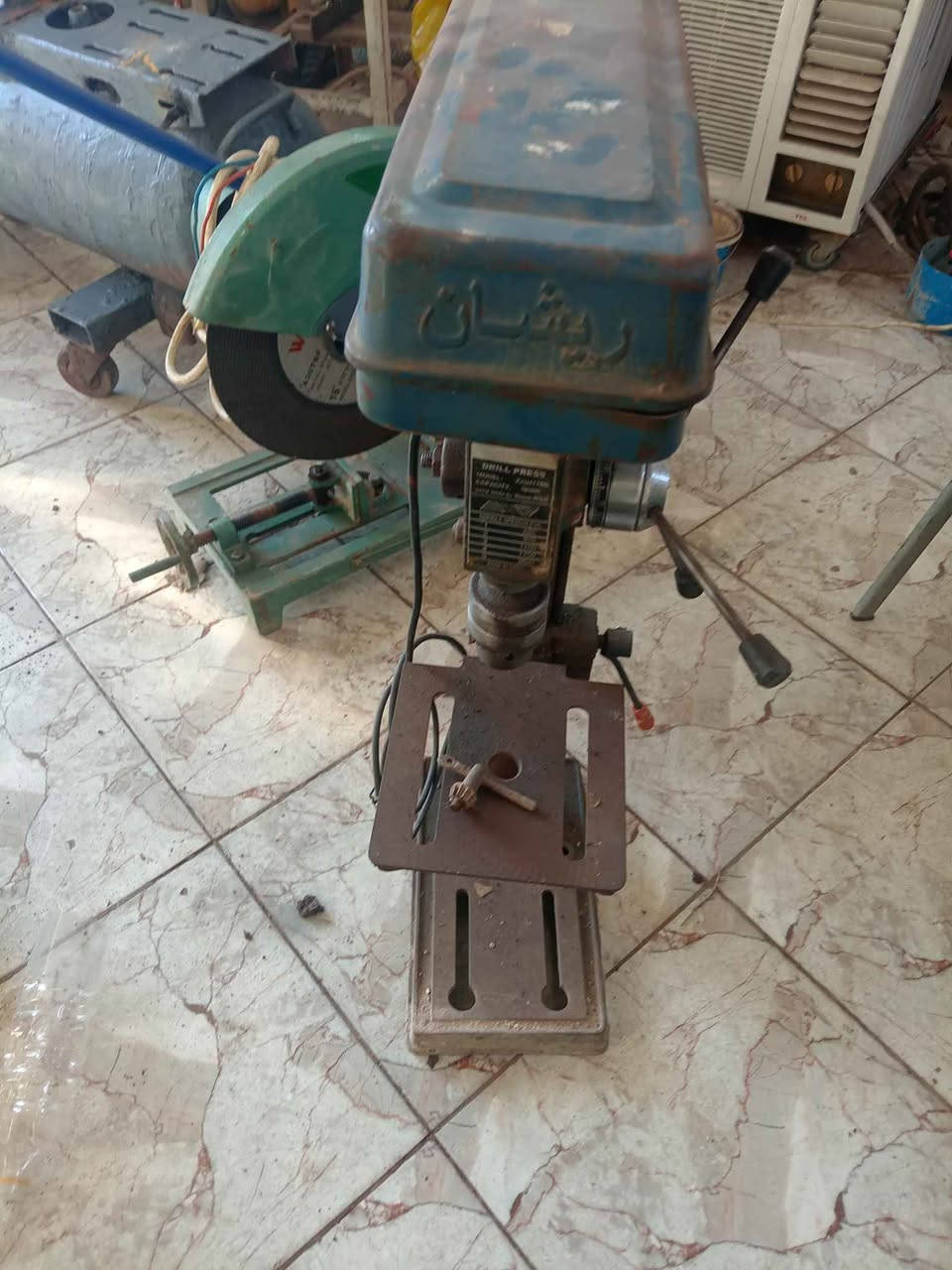 كتر قايش مع دريل ثابت ارتفاع متر،، . بلاديات،، كربلاء،، *********** كربلاء, العراق
