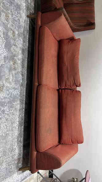 تخم قنفات تركي للبيع
قنفتين كبار مع كراسي عدد ٢
السعر ٦٠٠ وبي مجال 
العنوان بغداد الكرادة 
***********
