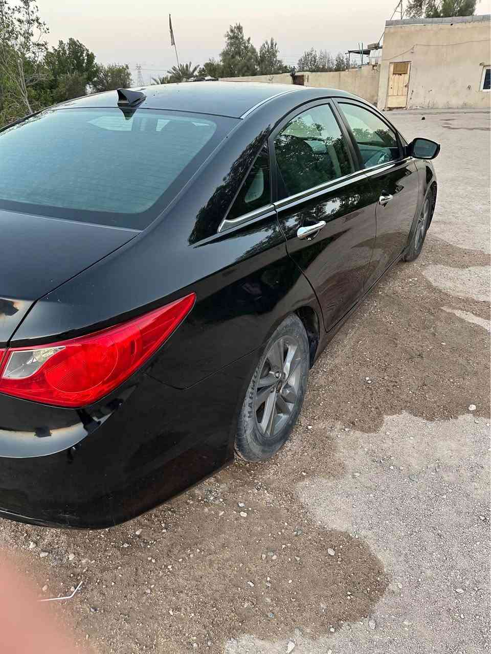 سوناتا ١٣ وارد امريكي تبديل ٣ قطع
بنيد من امريكا وبابين بالعراق وصبغ قطعة واحدة فقط
مكينة كير جديد توني شادهم
حدادة امامية جديدة 
سنوية باسمي ل٢٨ 
نقصها تبريد والحدادة الخلفية تحتاج 
المكان / البصرة 
*********** البصرة, العراق
