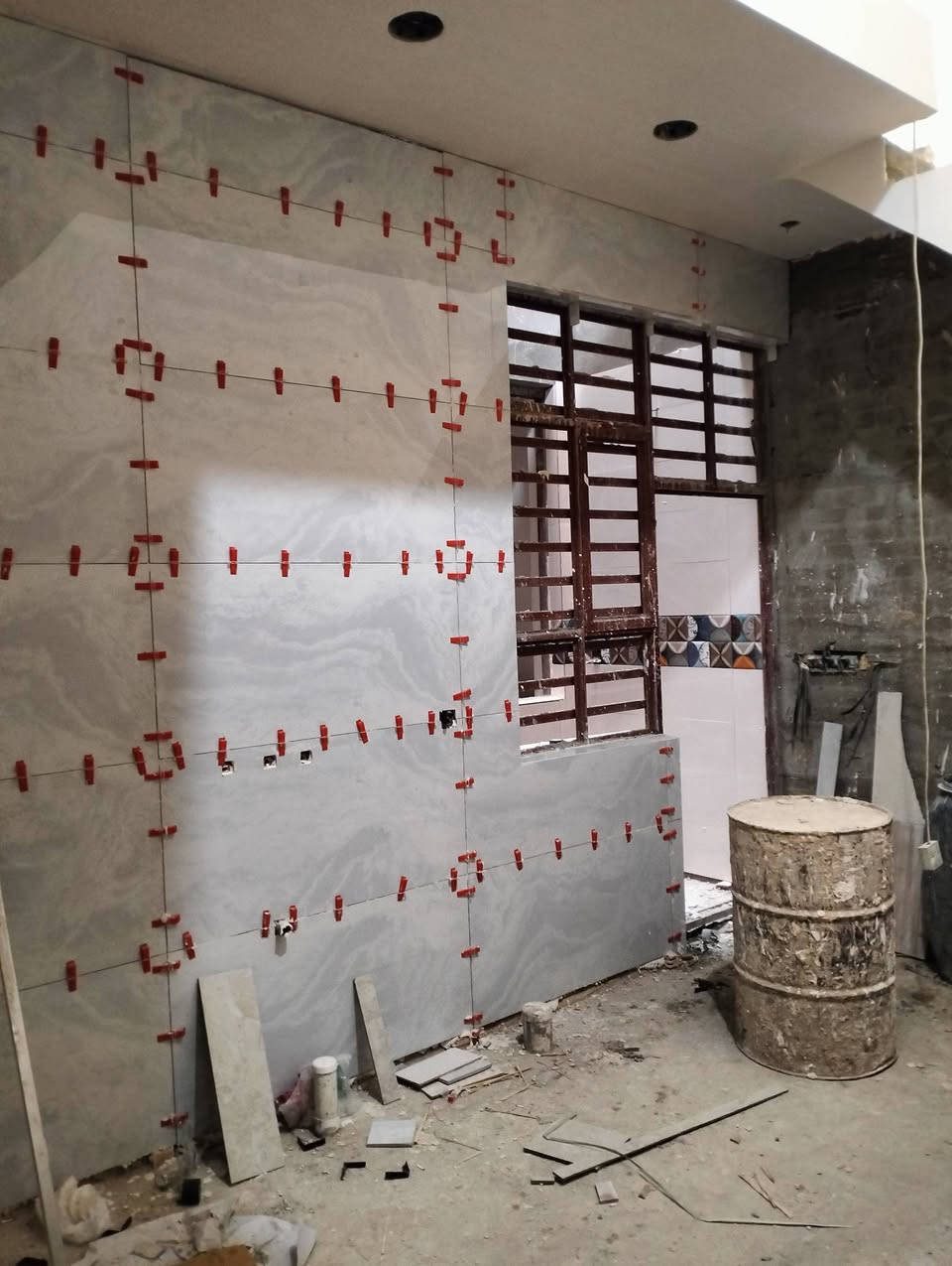 السلام عليكم  مصري سيراميك مرمر وكاشي وبروسلين شغل درجه اوله تسليم مهندس للتواصل ***********
