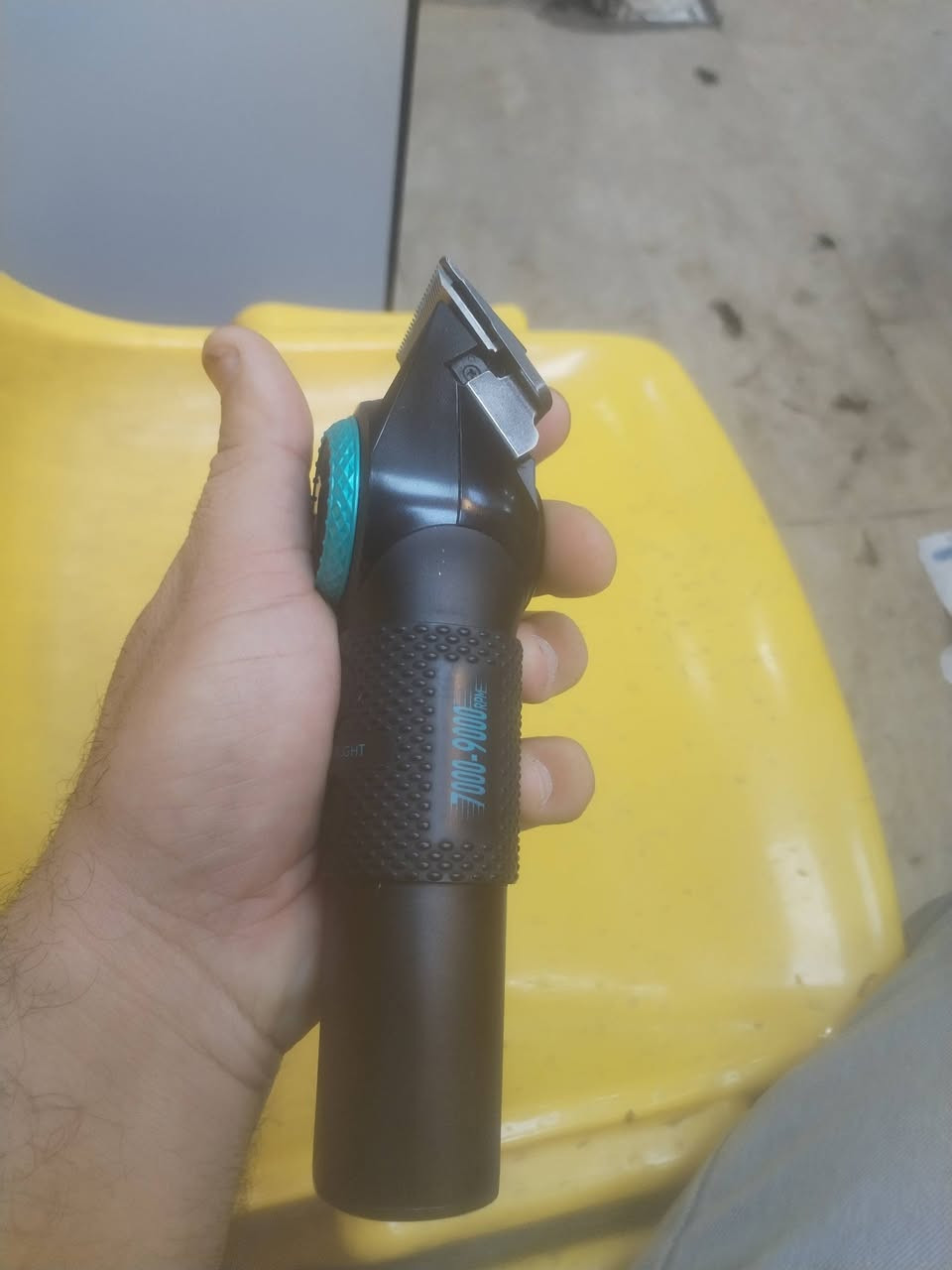 سلام عليكم عندي مكاين للبيع مستعمل قليل الاتصال ***********
