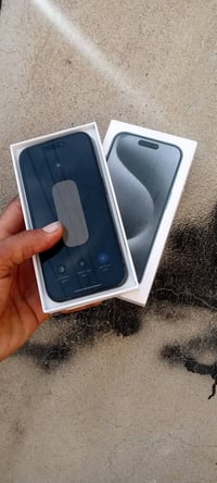 آيفون ١٥ برو ١٢٨ • اي سيم • بطارية ٩٣%