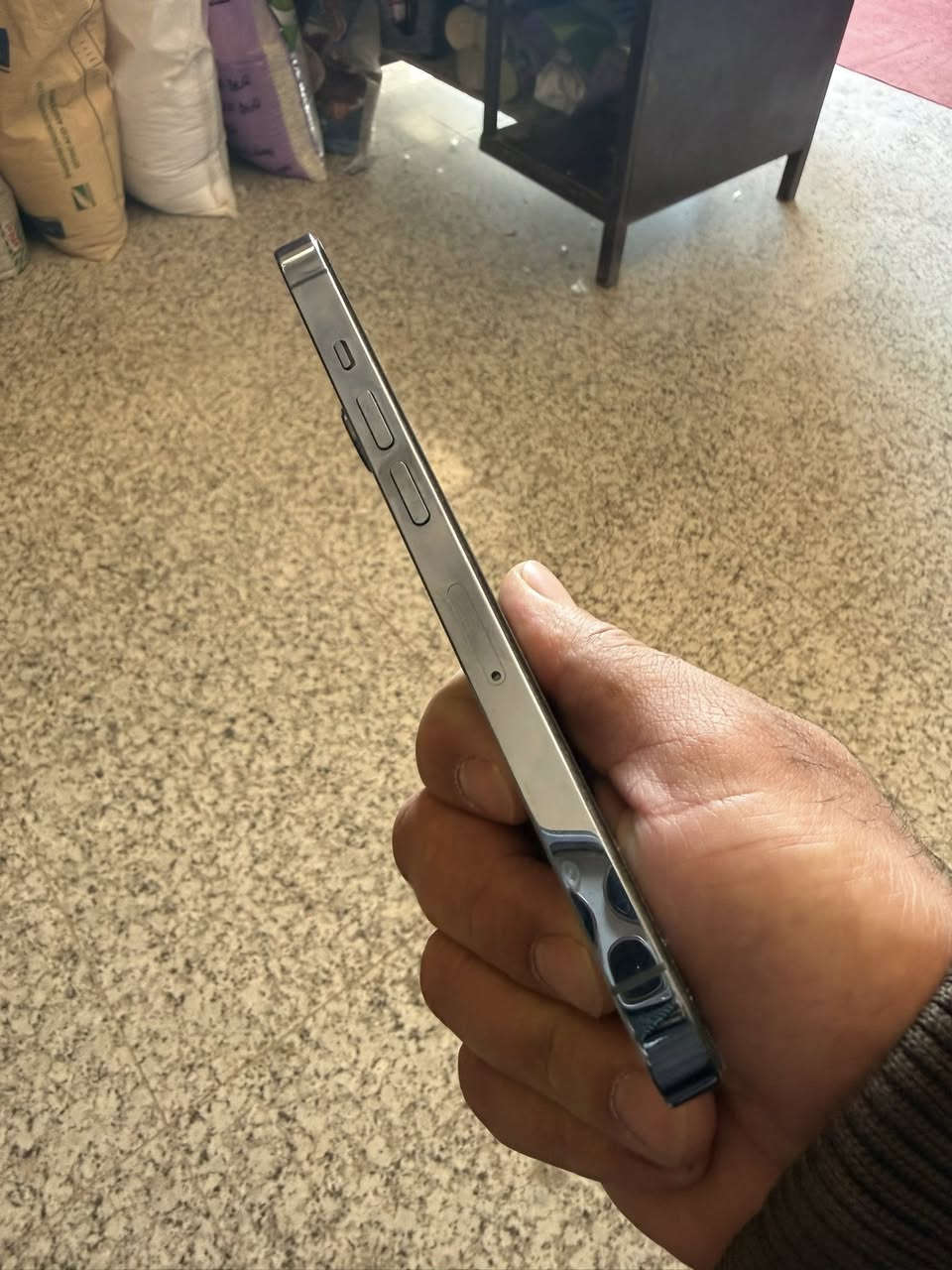 السلام عليكم ايفون ١٣برو للبيع جهاز مكفول بطاريته مرفوعه 92جهاز نضيف امريكي للبيع او مراوس بدراجه رقمي ***********مكاني حله ابو غرق
