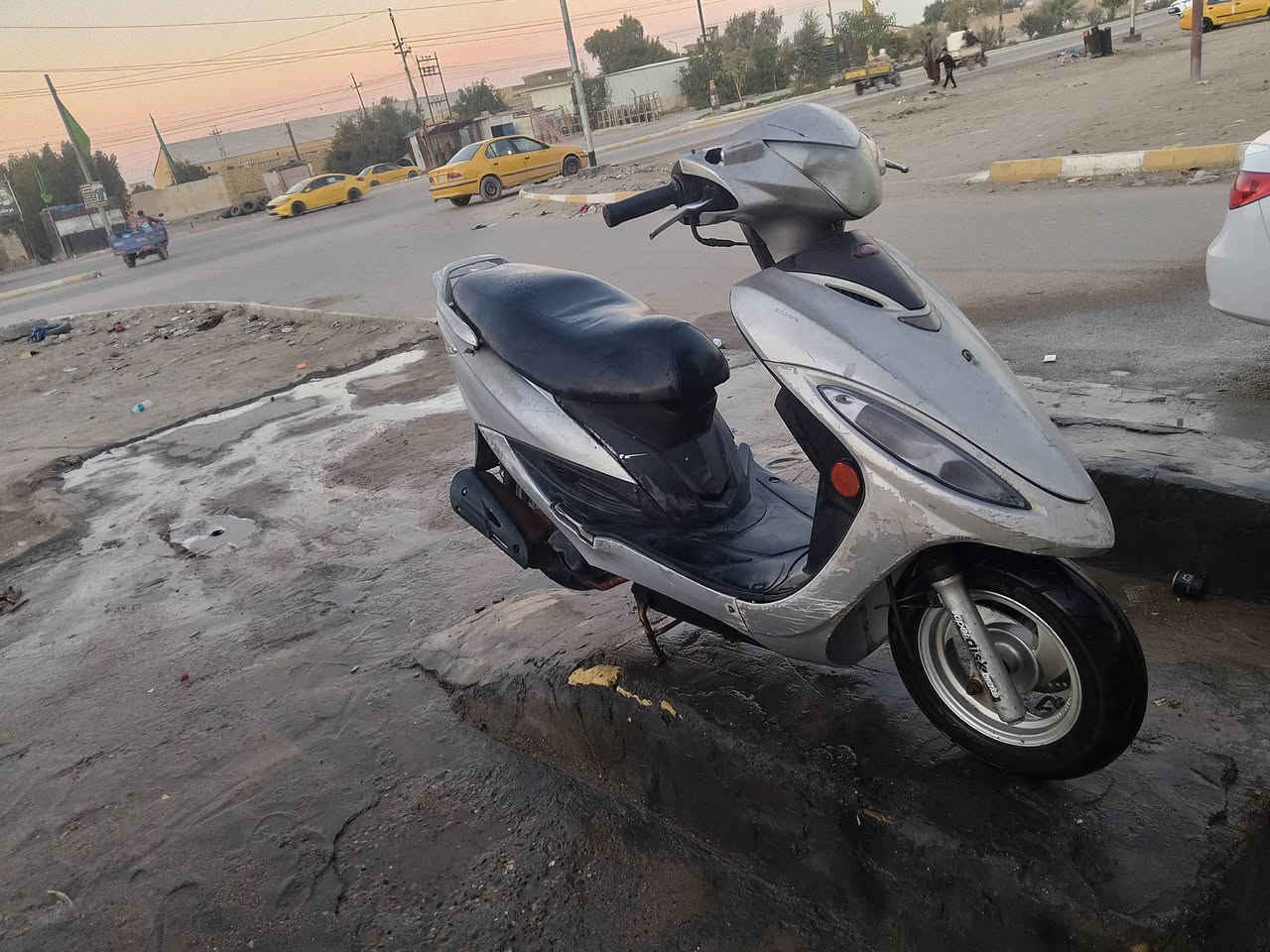 سلام عليكم جي فور للبيع دراجه جاهزه نكره سلف مكينه ناعمه نهضه قويه مشيهه خيرمن الله كفراته اصليه ختم واحد تايرات جدد لايت بك لايت هورن قفل جنطه كيج بانزين ارون كلهن يشتغلن دراجه مال جناي كل نقص مابيه وين مايعجبك اطلع اتراي سعره 250 بيه مجال حك الجيه مكاني ناصريه مركزحي الزهرايم الشركه الهنديه شراي اتصل وخادمك *********** الدراجه بعداحلا من الصور
