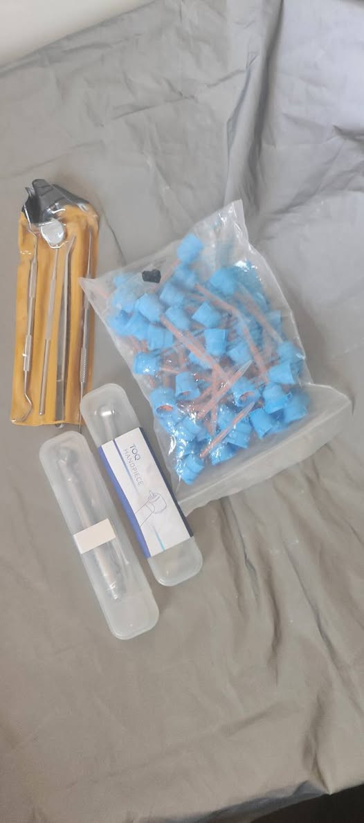 سلام عليكم
ادوات اسنان بهذا شكل


**إذا كنت صاحب هذا الإعلان وتريد حذفه لأي سبب، رجاءا أرسل رسالة إلى الدعم الفني**