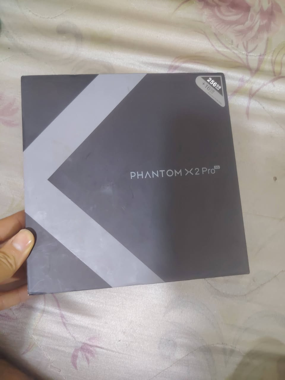 PHNTOM X2 PRO 5G ذاكره ٢٥٦ جديد ممستخدم من الامزون سعره ٨٠ الف وبي مجال بسيط مكان بغدا ***********
