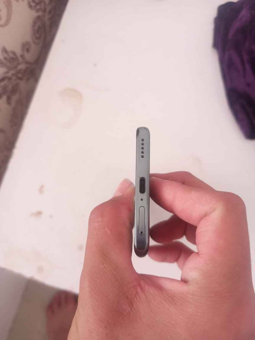 السلام عليكم جهاز HONOR X9b 5G
الجهاز عيبه  طابع شوي وبي كسر بل كاميرا خفيف مي أثر وبلشاشه فراق مثل ماموضح ذاكرته256+12العشوائي+8 الشراي يجي خاص السعر170وبي مجال العنوان سليمانيه قرب رابه رين رقم الهاتف*********** السليمانية, العراق
