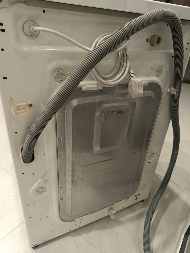 غسالە LG کوری 7 كيلو مستعمل بی عەیب
نرخ150هەزار مامەڵەیەکی کەم أربيل, العراق


**إذا كنت صاحب هذا الإعلان وتريد حذفه لأي سبب، رجاءا أرسل رسالة إلى الدعم الفني**