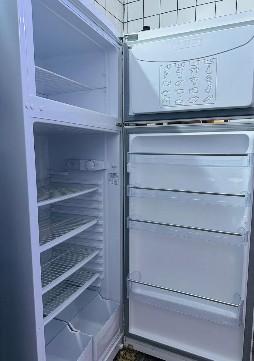 ثلاجه اخت الجديده استعمال قليل جداً وحجمها جبير كلش  سعر٤٠٠


**إذا كنت صاحب هذا الإعلان وتريد حذفه لأي سبب، رجاءا أرسل رسالة إلى الدعم الفني**