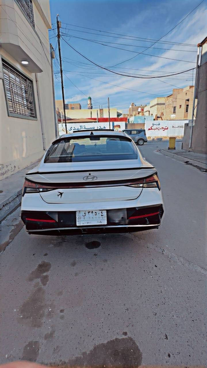 سلام وعليك انتر موديل2024 وكاله خليجه كوري اصلي محرك 2000دوش السياره فول موصفات
فتحه 
شاشه 
بصمات ثنين
تبريد قطعتين 
مري شفط
مكفوله من كلشي
حساسات اماميه وخلفيه 
ترحيب ثاتي 
وبيه هواي موصفات
السياره مال قصد باسم المالك كاعد ابغداد الجديده ويسويلك وكاله بعدله 7اشهر وتتسدد
السياره ماشيه 57
بعده شركه 
السعر 175
رقم ***********
