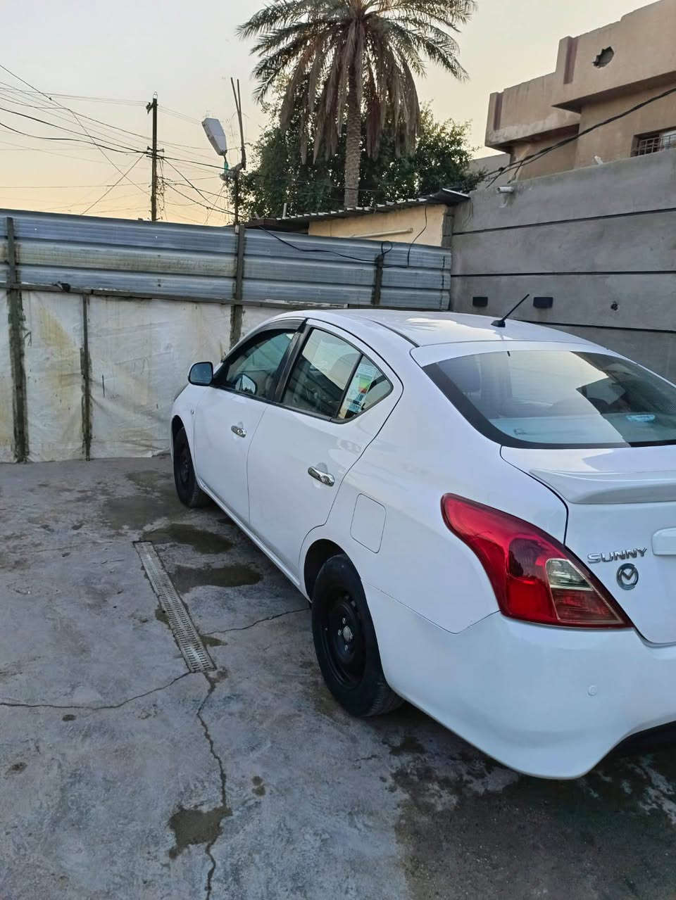 نسيان سني هندي ٢٠٢٠ بيضاء
سنويه بأسمي 
ماشيه السياره ٥٦ الف 
سياره نضيفه 
بيها جاملغين خليفيات بيهن صبغ 
السعر ١١ الف وييها مجال بغداد الزعفرانية ***********
