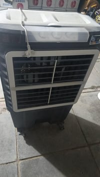 مبرده للبيع جديده ممشتغله اسبوع السعر 125 وبيها مجال بسيط 07857372279