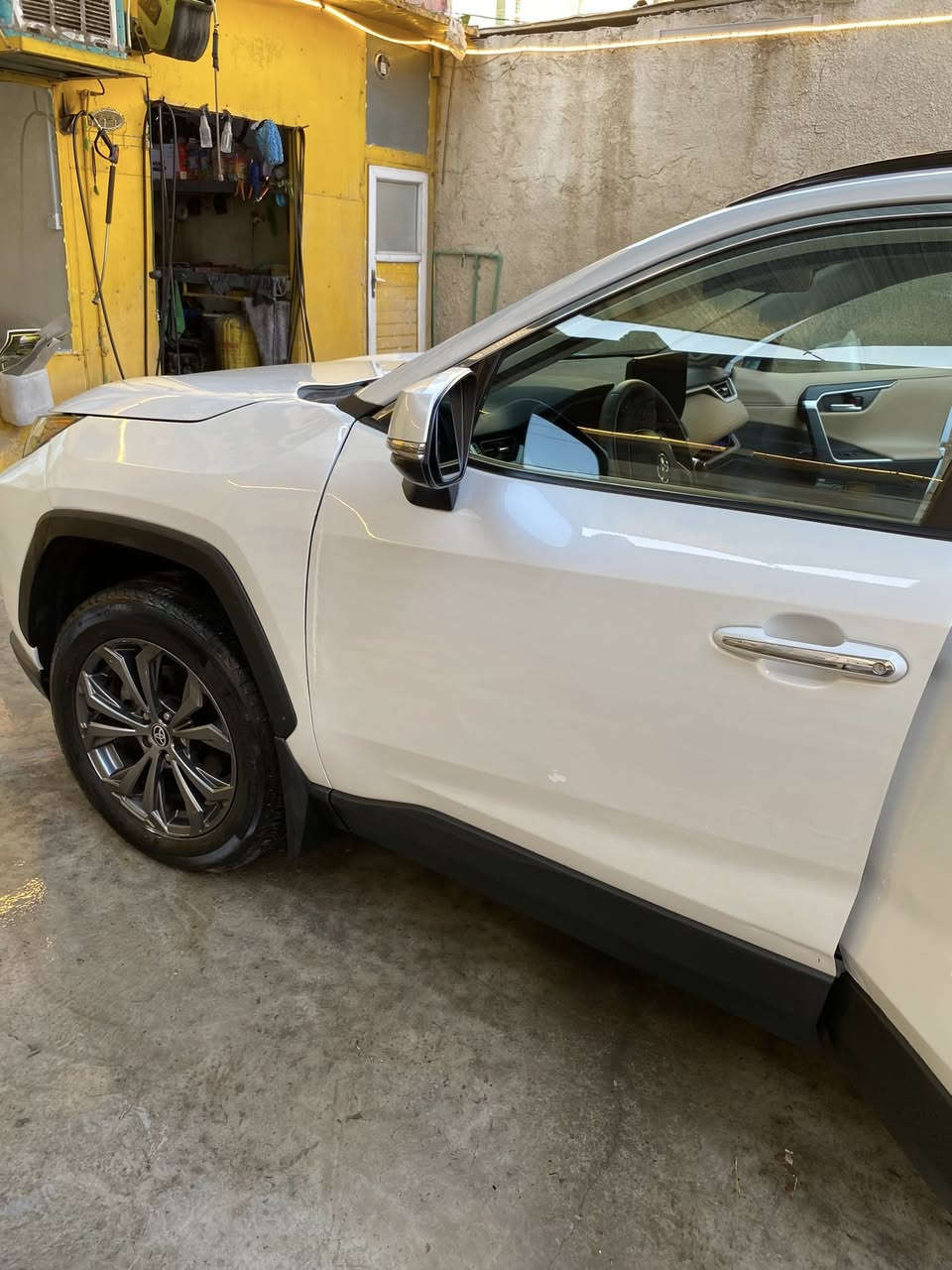 راف فور للبيع موديل 2024 لمتد فول مواصفات عداد27 الف ميل رقم بغداد الجديد الحادث موضح بالصور ايرباك برده طاك فقط كراسي كهرباء كراسي تدفئه تبريد  بغداد المنصور ***********
