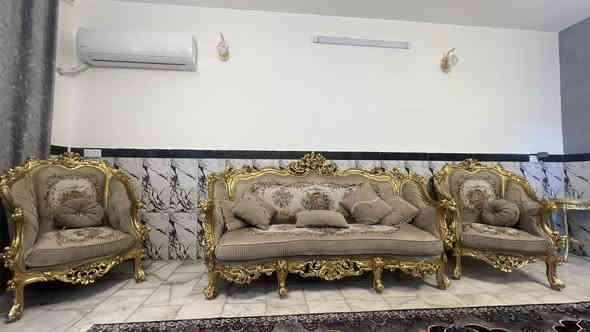 السلام عليكم تخم زان مصري دمياطي  10 مقاعدنضيف جدا جدا مع كوشات مع طبلتين  السعر مليون 200 
***********
