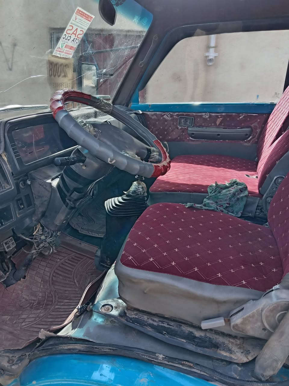 السلام عليكم كيا بنكو موديل 95 رقم صلاح الدين مشروع وطني تحويل مباشر سنويه جديده مكان السياره بغداد تاجي السعر تصل ***********
