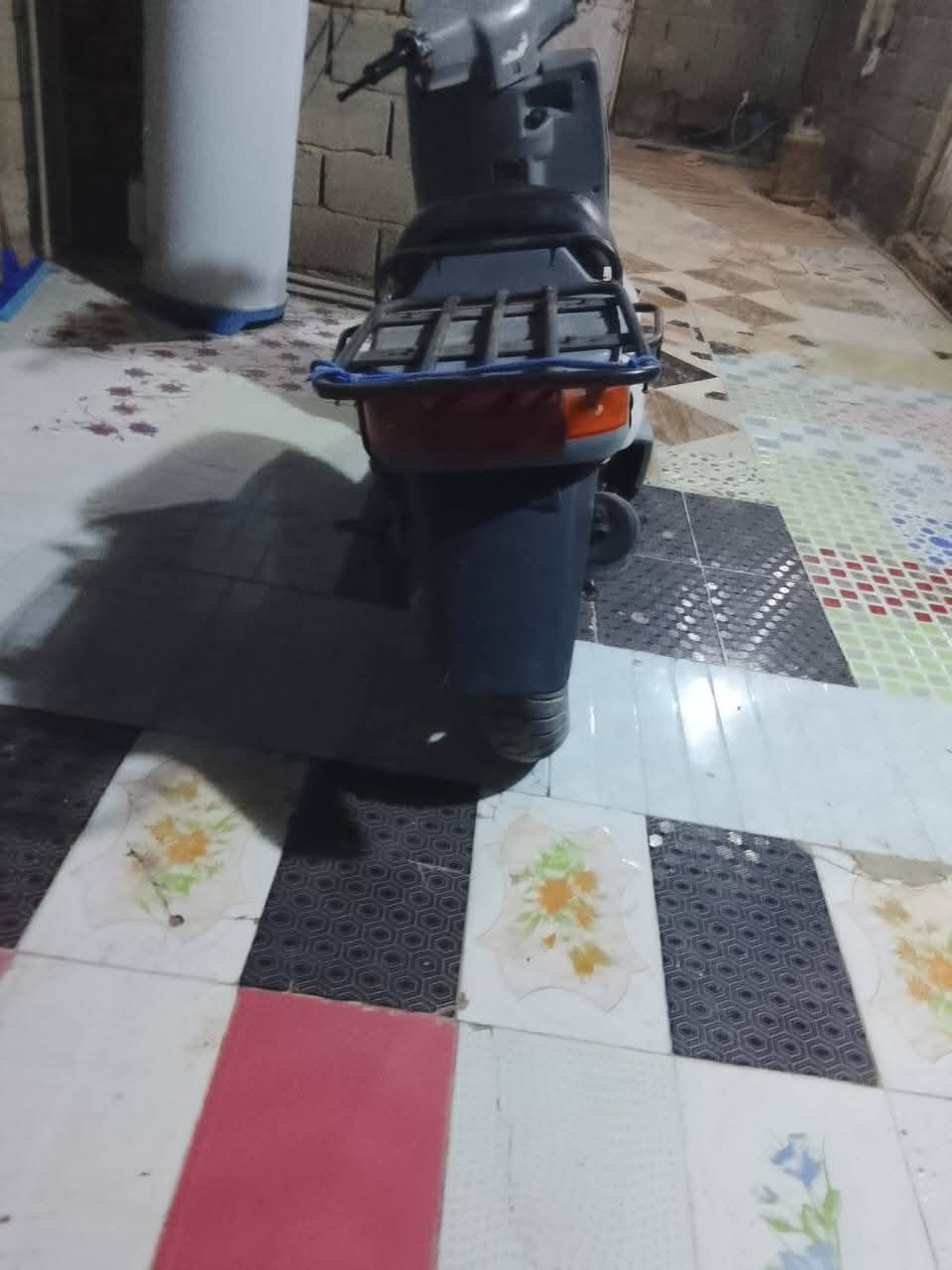 يا الله للبيع دراجه بيكم يوماها ياباني بلاديه كلها عالبلاد  مكفوله مكينه مامفتوحه  شغاله سلف و هندر كهربائيات كلها شغاله السعر 300 بيها مجال ***********
