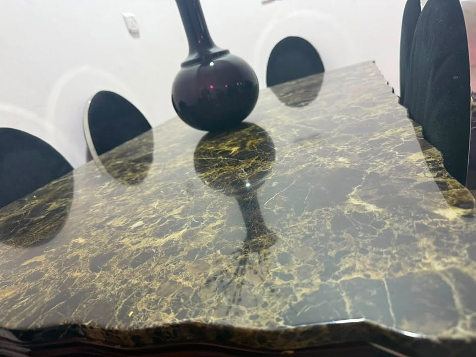 السلام عليكم
ميز مرمر ثقيل جداً للبيع 
واتساب ***********
