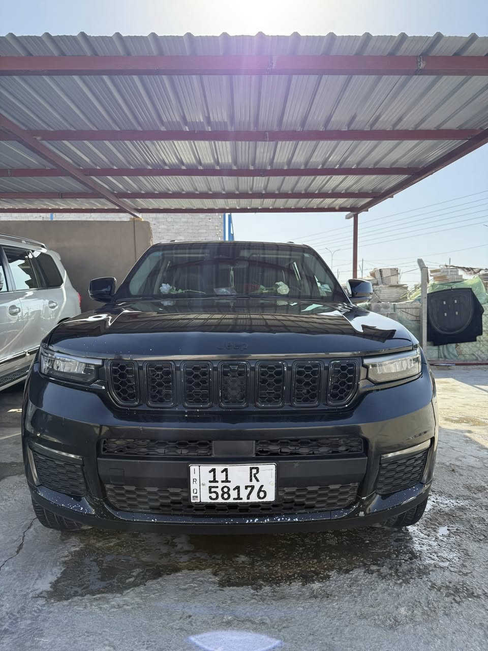 السلام عليكم من رخصة الادمن

جيب كراند شيروكي لمتد  1\1

بدون ايرباك (حادثها اخو الكلين اشويه بل طرف مال البنيد فقط صبغ     رقم شاصي بل منشور)

الموديل : 2023

المحرك : V6.  3.6L . 

7 راكب

رقم بغداد 

المواصفات :

* دفع اوتو ويل. 

* رادار امامي مع مانع تصادم . 

* تحذير الخروج عن المسار .( ضبط الحركة بالمسار)

* تحذير النقطة عمياء ⚠ .

* ويل قياس 18 انج .

* سقف بانوراما . 

* شاشه كبيرة 10.1 انج . 

* نظام الخرائط (GPS) .

* كاميرا داخلية . Family مراقبة اطفال

* كاميرا خلفية . 

* المصابيح الأمامية زنون .

* كشافات الضباب زنون .     

* تشغيل عن بعد .

* صندوق كهربائي .

* مقصورة الركاب من الجلد

* حفظ وضعيات الجلوس (ميموري) . 

* المقاعد الأمامية كهربائية .

* سستم صوت Alpine . 

* انارة داخلية LED . 

* حساسات خلفية ..

* مرايا متحسسه للضوء العالي . 

* مانع تصادم خلفي وامامي.

* بلوتوث تلفون . 

* محدد سرعة . 

* نظام التشغيل والاطفاء الاوتوماتيكي ( Auto Start System ) .

* نظام بريك اوتماتيكي ( Auto Break System )

* وارد امريكي ضربتها موضحة بالصور

* اللون أسود 

* ايرباكات كلها سليمة 

السياره علا وضع شركه 

ومواصفات اخرى السياره موجود في الديوانية عفك

 للاستفسار الاتصال بالرقم

***********
