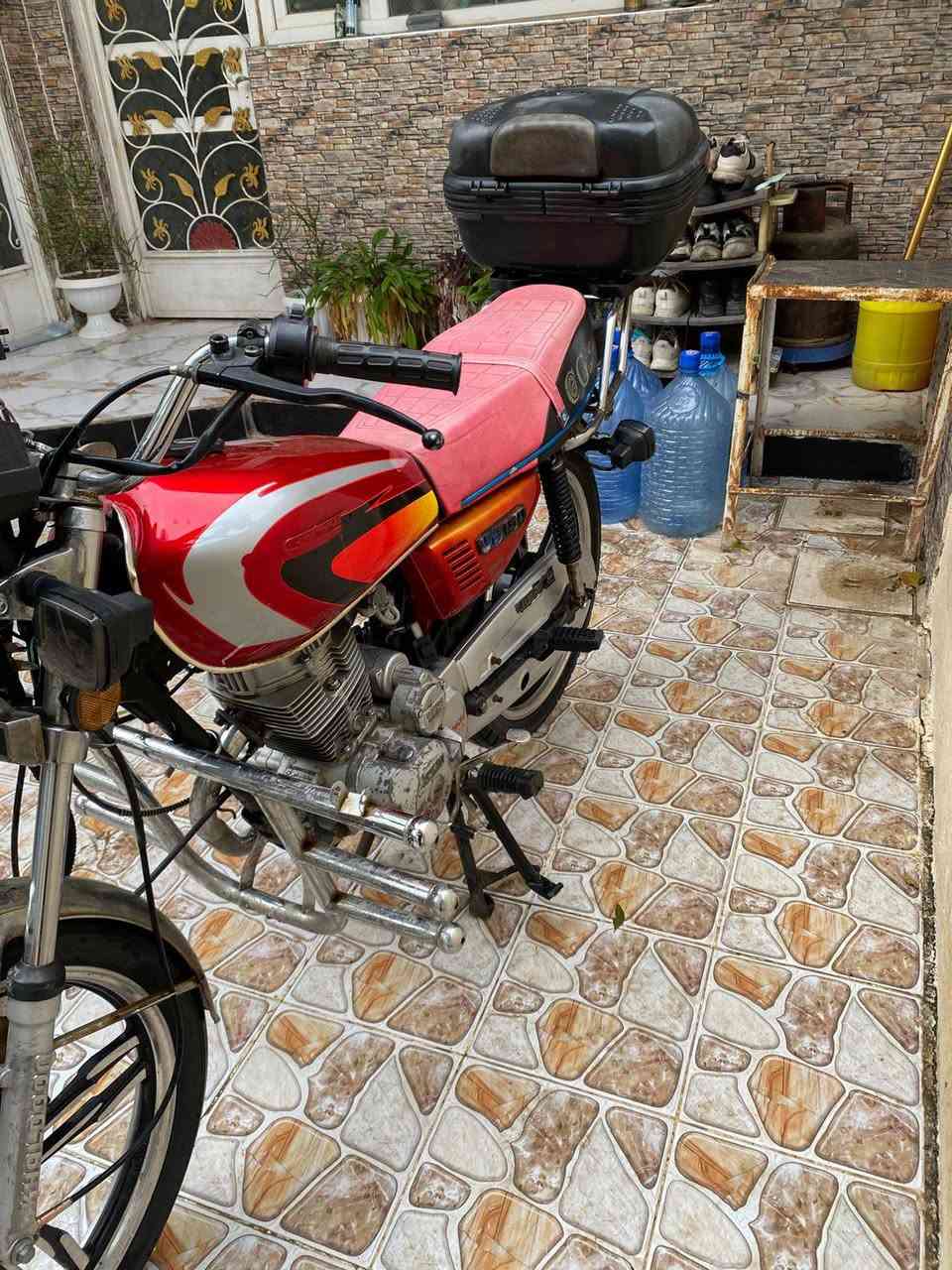 دراجة للبيع سيفان موديل 21 اوراق كاملة الدراجة مابيه اي نقص ماني بعقوبة خرنابات لتواصل ***********
