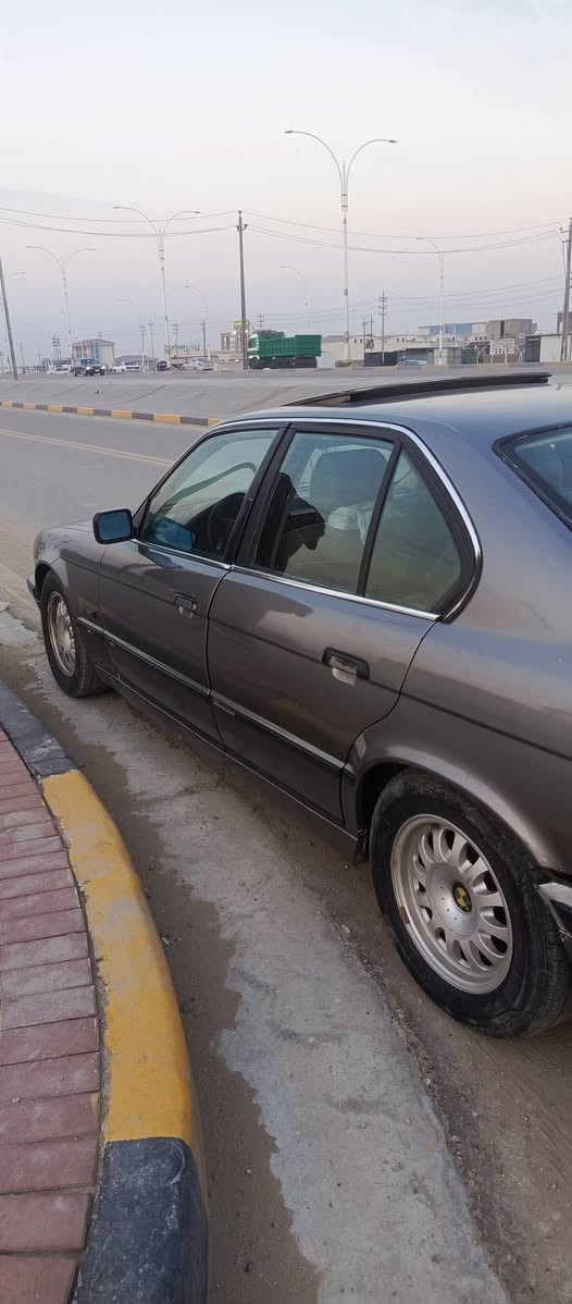 للبيع 525
موديل 93 مكان سماوه
رقم ***********
