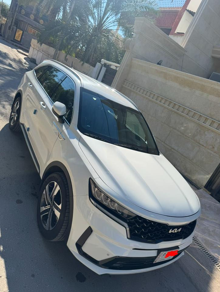 سورنتو خليجية ٢٠٢٣ ابيض رقم بغداد ماشيه ٦٥ الف
كفاله عامه من الصبغ والتبديل (فقط بارد ٣ مكانات محدده بالصور)
حجم المحرك 3500 
٦ سلندر قمارة حديد
‏٧ مقاعد 
بصمتين فتح وقفل الأبواب وفتح وبصمة قفل باب الصندوق الخلفي 
تشغل السيارة عن بعد
شاشة مع ‏كامرا خلفية دوارة 
گير ماوس
هاند بريك بصمة 
‏حساسات امامية
‏حساسات خلفية 
‏حركة المقاعد الامامية كهرباء
‏تحكم فول للمقود مع شفتات
‏مثبت السرعة  Cruze control 
‏المودات والاوامر الصوتية 
‏حجم الإطار ١٩ مع اطارات Good year جديدة 
‏اريل نفكييشن
‏لايت زينون ٤ عدسات
‏اشاير بالمري الجانبية والمري قابله للطي AUTO 
‏نظام مانع تزحلق ABS
‏شاحن واير ليس📲
‏نقطة نزول المنحدرات 
‏بردات ابواب خلفية
‏تبريد ثلاث قطع 
‏درايف مود COMFORT, NORMAL, ECO,‏SPORT
‏اوتو هولد AUTO HOLD 
‏مخرج AUS
‏مخرج USB
‏BLUETOOTH 
السيارة نظيفة جداً، الكشنات والأبواب والارضية مغلفة 
رقم الهاتف *********** لايوجد واتساب
مكان السيارة في ديالى والسونار بين البايع والمشتري

السعر  275 $ ورقه
