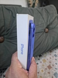 ايفون ١٦ عادي ذاكره ١٢٨ بطاريه ٩٠ شرق اوسط سعر ٨٥٠ وبي مجال مكاني بغدا...