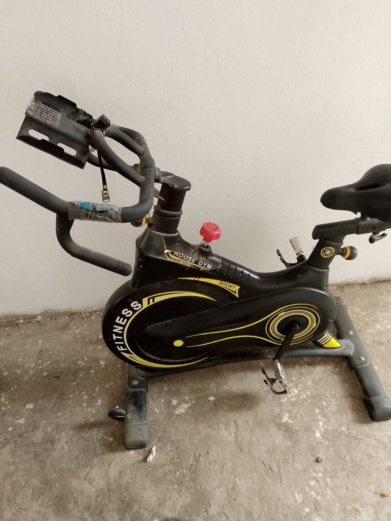 سلام عليكم بايسكل رياضي للبيع سعر ١٥٠     /*********** مقداديه
