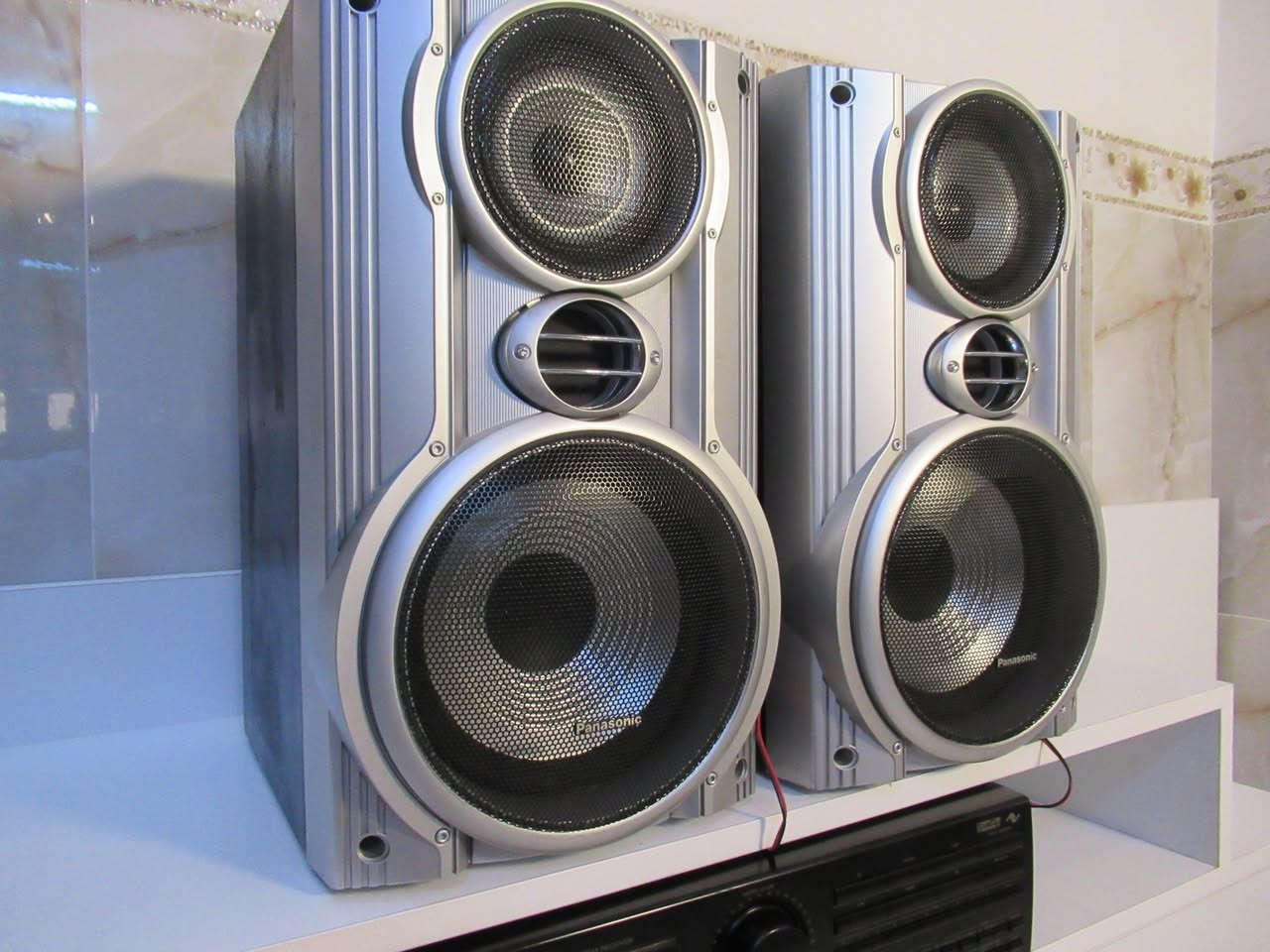 زوج سماعات باناسونيك 

6 اوم 85 واط 

السعر 80 الف يوجد توصيل


**إذا كنت صاحب هذا الإعلان وتريد حذفه لأي سبب، رجاءا أرسل رسالة إلى الدعم الفني**