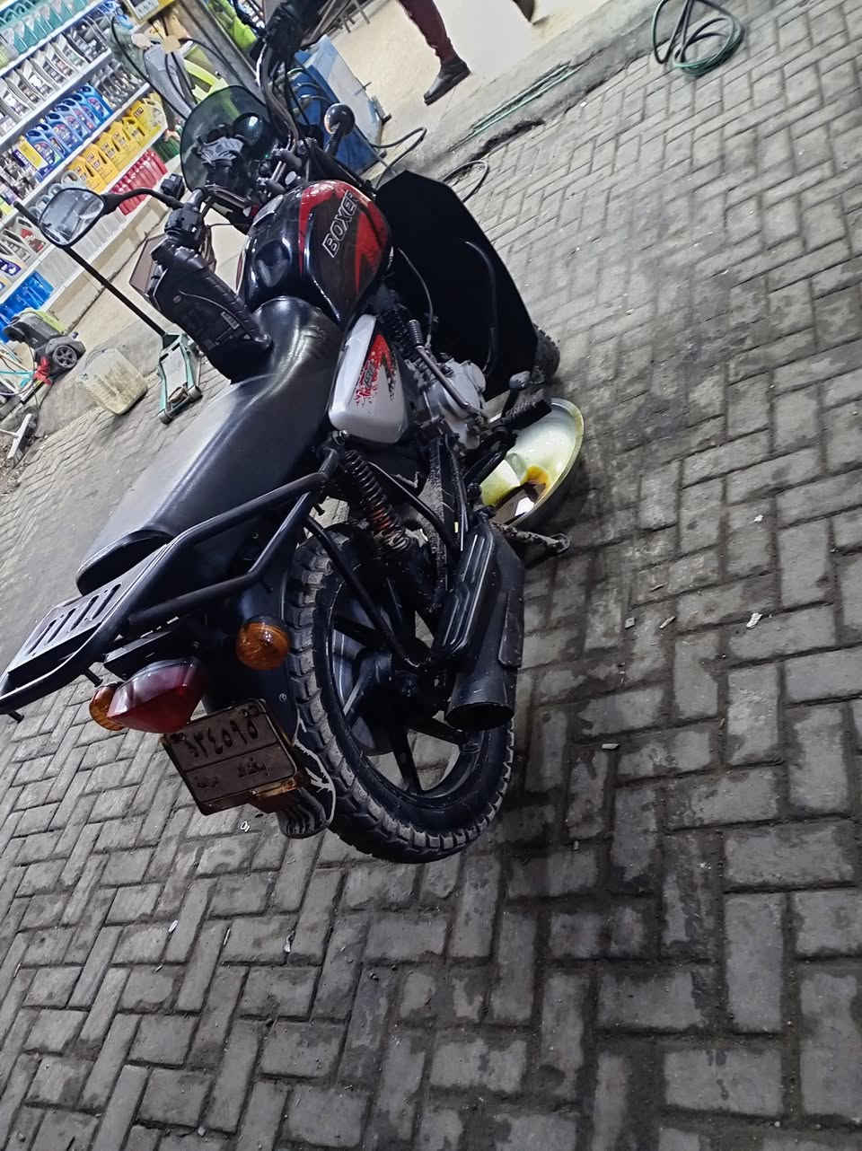 سلام عليكم بوكسر موديل ٢٠٢١ مرقم دراجه نضيفه مكينه مجفته شركه جاهزه كلشي شغال مكاني بغداد سيديه ***********
