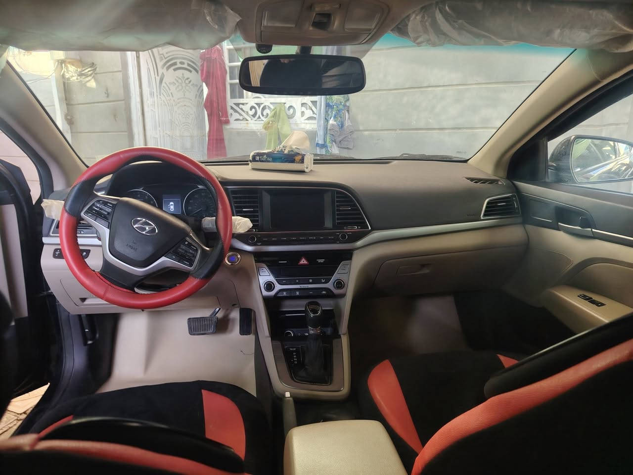 ألسلام عليكم
النتره موديل 18 وارد أمريكي دوش 
ماشيه 70 حقيقي
فول مواصفات بصمه فحته الإدار مري
كشنات تدفيه حداديه  ع بلاد
مكينه ع شرط مامفتوحه
رقم قادسيه
السعر 120 وبيه مجال
***********
مكان السياره الديوانيه
