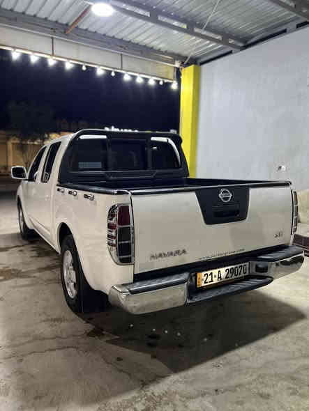 ناڤارا ٢٠٠٩  
بێ بۆیاخ پاک و جوان بێ سەرف
بێ لێدراو 
ڕادێتەری ئاو و گەرم و ساردی تازە 
تەقە و ڕەقە بە شەرت
پاتری تازە
شاشە ئایپاد  
سەنەوی تا ٢٦ تازەیە بەناوی خۆمەوەیە

***********
***********
