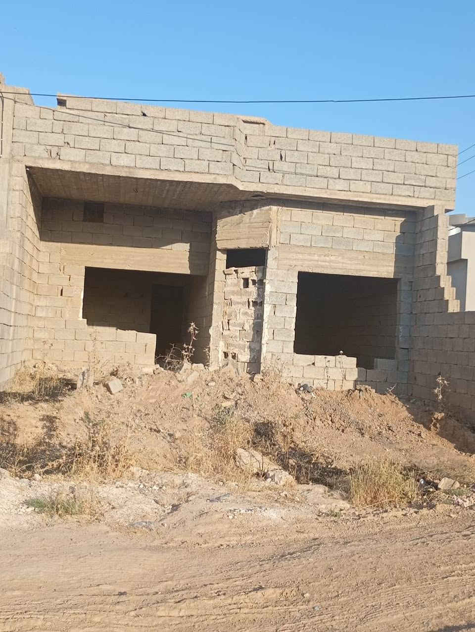 يعلن مكتب ابو يحيى لتجارة العقارات في محافظه كركوك قضاء الدبس  عن بيع  بيت  سكني حي الشهداء الجديده   بالقرب من بيت ابو صلاح   خدمات  تبلغ مساحته ١٥٠  متر يتكون من ٢ غرفة نوم مع هول استقبال صحيات مطبخ البيت السعر على الخاص  والسعر مناسب جدا   وبي مجال كما موضح بالصور أدناه 👇👇👇👇👇👇👇👇👇👇👇 للتواصل عبر الأرقام التاليه
*********** ابو يحيى
***********
*********** يحيى الحمداني ابو عبدالله
   ( التوفيق من الله و للجميع)
تنويه علما ان دوام المكتب من الساعة التاسعة صباحا لغاية الواحدة ليلا للتواصل على الأرقام المذكوره اعلاه كلها واتس اب ☝️☝️☝️☝️☝️☝️ 
الماسنجر لايعمل  الواتس اب
ملاحظه لدينا  محامي يتوكل عن كافة الدعاوي في المحاكم  الاستاد احمد شافي يتوكل  للقضايا القانونيه التي تخص الدولة  في تحويل الأملاك في دائرة العقارات والاستشارات القانونيه  في المحاكم المختصه  يعمل بأقل أجور وذالك لتسهيل الإجراءات القانونيه للدوله في اي مجال
