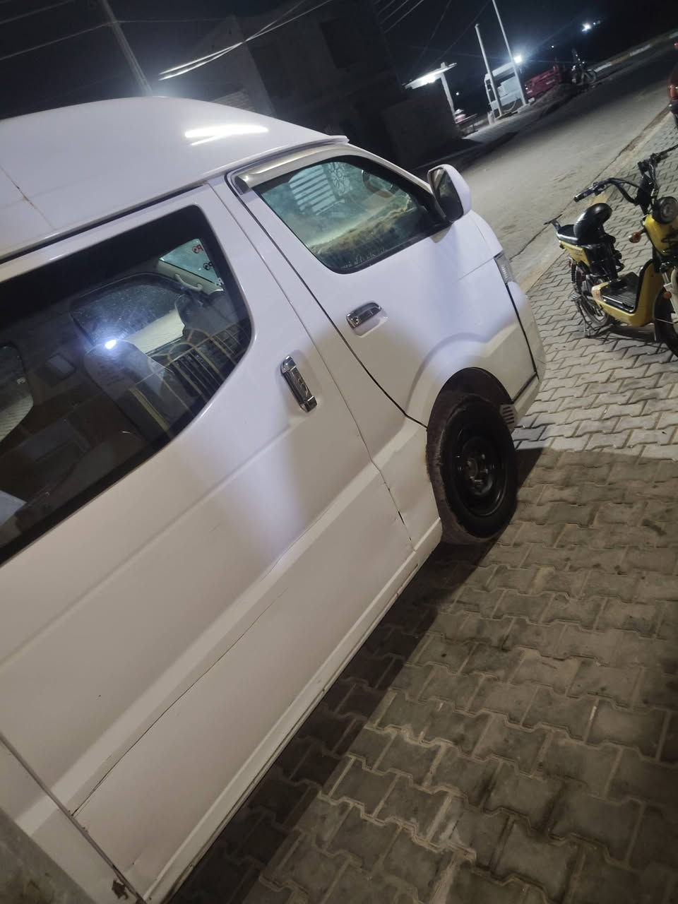 السلام عليكم من رخصه الادمن شيري H5 2012 للبيع  سياره كشر بلادي مكفوله من الضربه والصبغ  مكينه مال جمرا كوستر 2700 قبل سبوع شادهة كير واكسل مكفوله تدفئه شغاله كهربائيات شغاله من الدعامية للدعاميه مابيه نقص سيارة مذب عليه ربع نقص برغي مبيهة تخم تاير صدر جديددواخل بلاديه كاعدية شديتلهة بلاويد السيارة كما موضح بلصور شرط السونر تبريد القايش مشادة فقط منحورت مشديته مشط ستيرن جديد سيارة منفوضه نفض رقم بغداد نكليزي تحويل ثاني يوم مصفرة هيئه ضربه غرامات تستلم صافي   *********** اتصل او خاص واني حاضر
