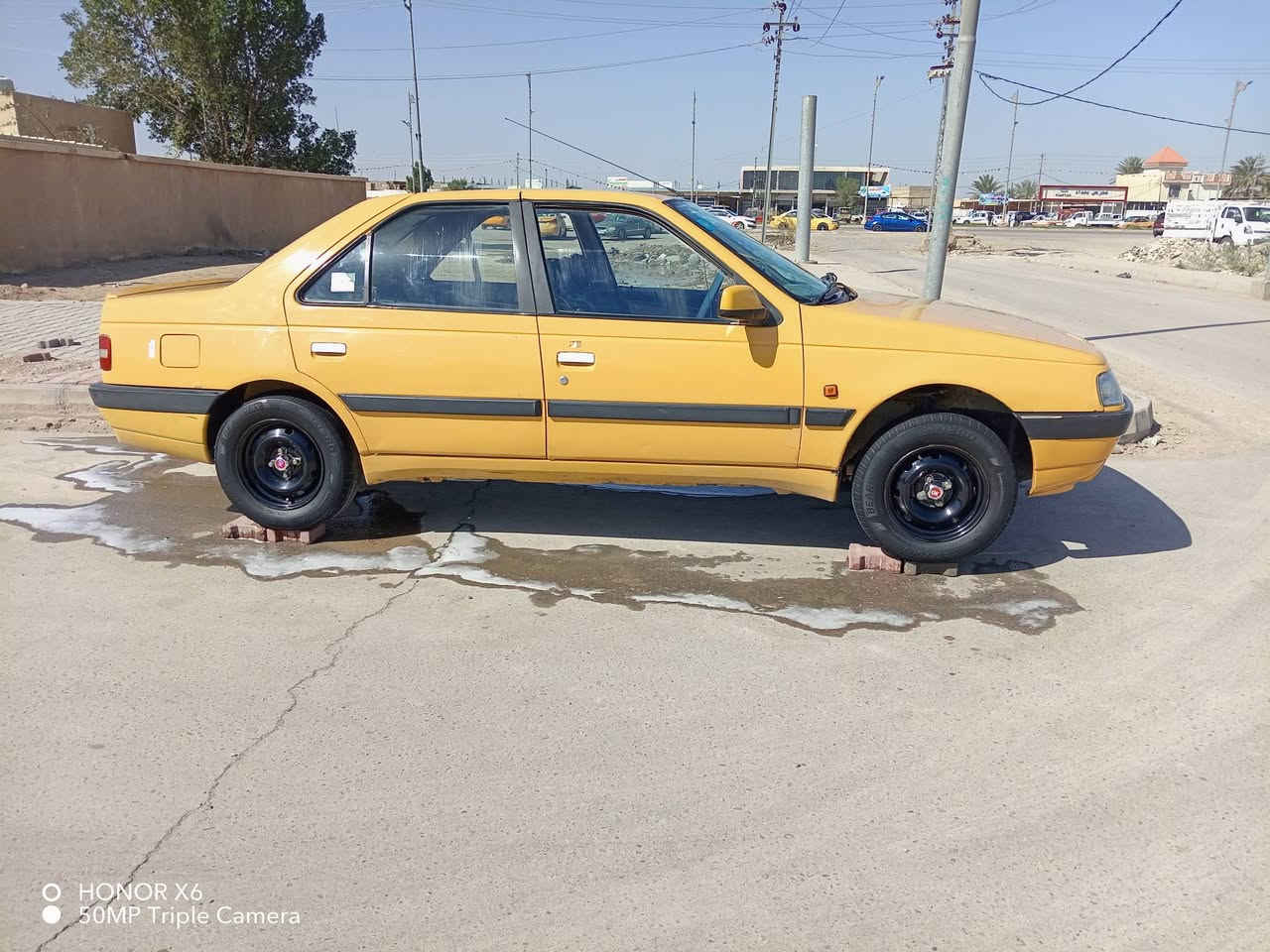 عمي بيجو لميس ٢٠١٥ كفالة عامة من كلشي كير فرنسي مكينه لا تبخير ولا تنقيص كلشي شغال بيها من تبريد إلى كلوب الإشارة  صدر جديد لايت زنون دوشمة أرضية
بأسمي جاهزة للأخير43 وبيها مجال قليل ٠
***********
