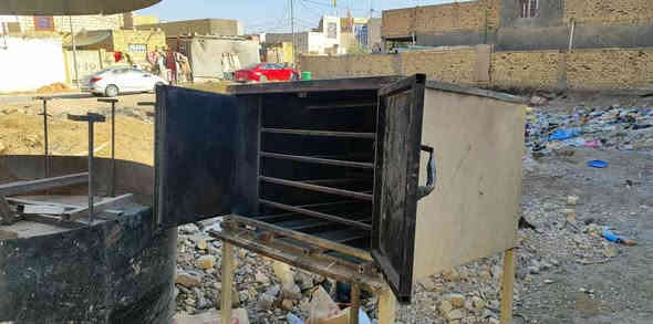 شوايه غاز وشوايه حطب 
وياهن هديه شبجات عدد ١٢
سعرهن ٤٥٠ وبيهن مجال 
رقم الهاتف ***********
