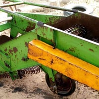 قالعة بطاطا • عدة مطبخ