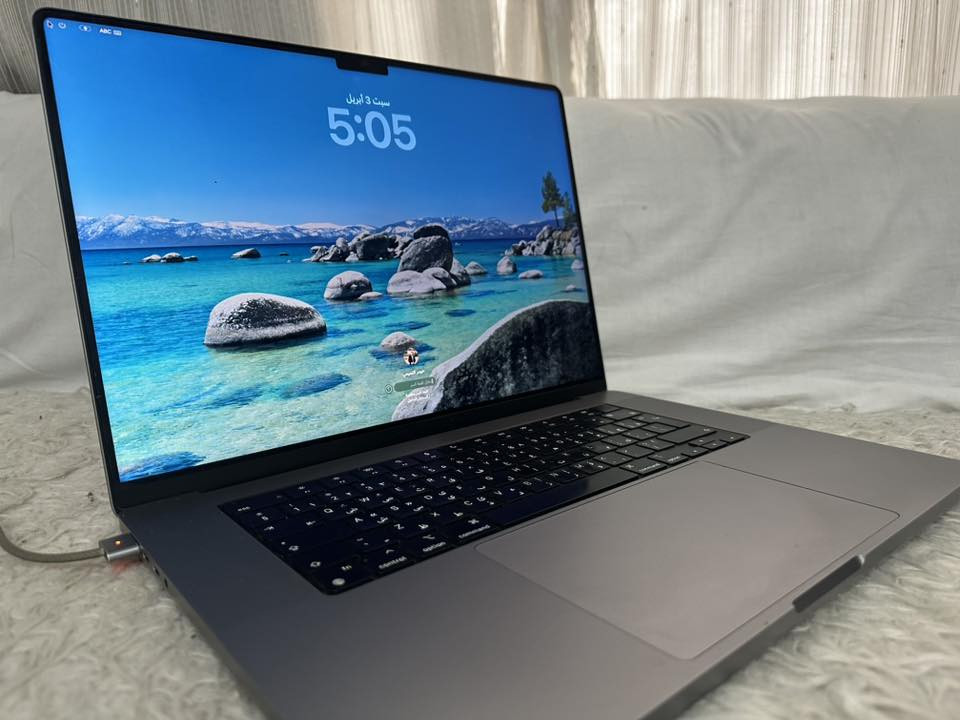 للبيع: MacBook Pro 2023 (M3 Pro)
المواصفات الأساسية:
• المعالج: Apple M3 Pro (أحدث جيل من آبل).
• الموديل: MacBook Pro 2023.
هارد 1T
• الشاشة: Liquid Retina XDR (سليمة تماماً وواضحة جداً كما في الصور).
• الحالة الخارجية: نظيفة جداً (بدون خدوش أو كسور).
ملاحظات الحالة الفنية
• يوجد عطل في لوحة المفاتيح (Keyboard).
• المخارج (Ports) لا تعمل حالياً.

التواصل: قيم وارسل السعر على الخاص


**إذا كنت صاحب هذا الإعلان وتريد حذفه لأي سبب، رجاءا أرسل رسالة إلى الدعم الفني**