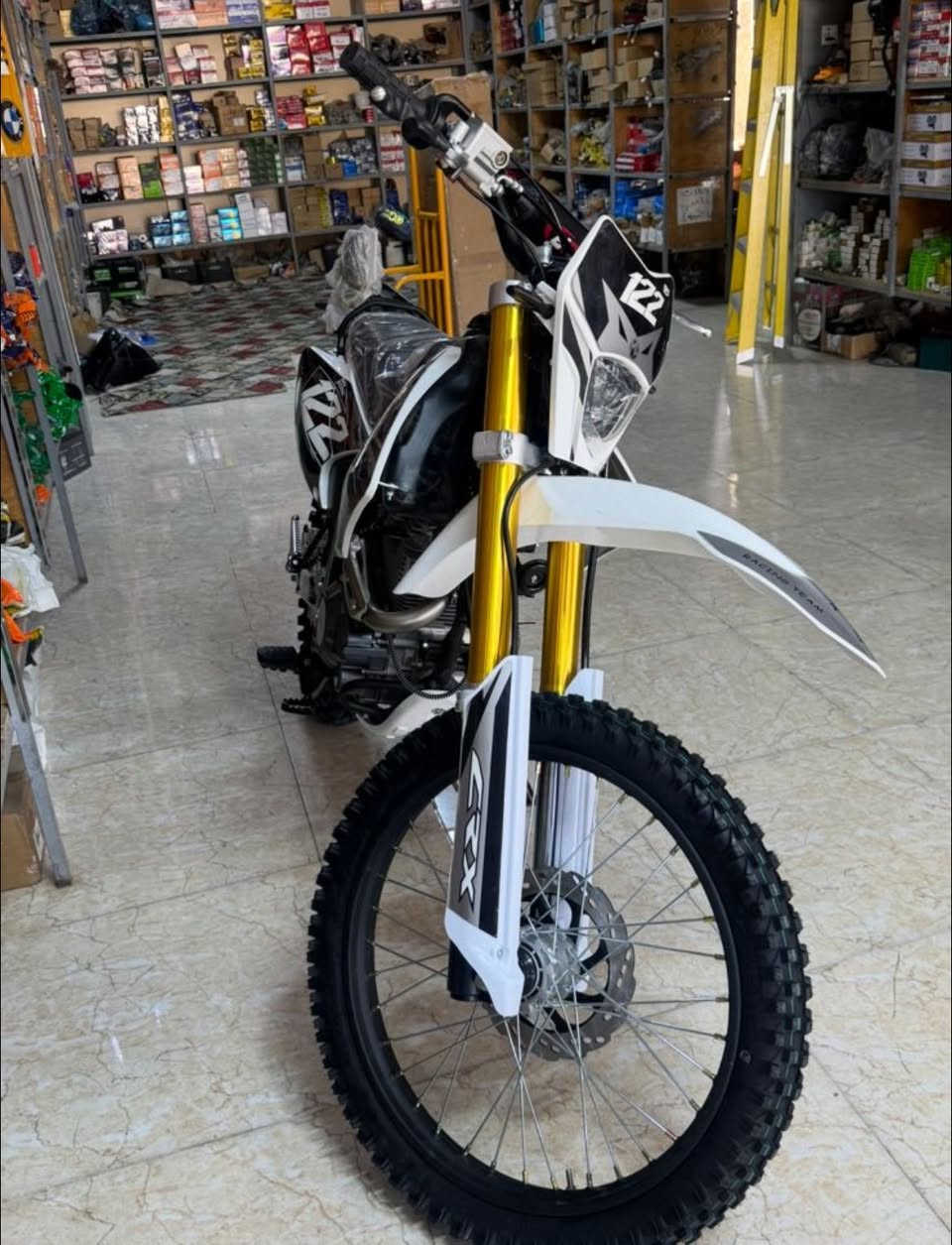 دراجة crx محرك 300cc دراجة تخبل شلعة بطناش يشك لكاع دراجة ماشية بس ٣٠٠ موديل 2025 سبب لبيع دراجة جبيرة وماعندي مكان خاله بيت جدي سعر1900 مليون وتسعمية بيه مجال قليل حك جية دراجة ماشية قليل اوراق كاملة مكان بغداد العبيدي رقم ***********
