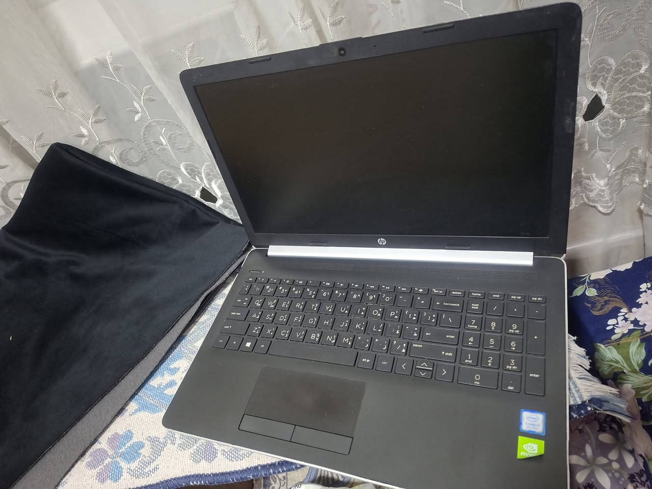 السلام عليكم
لابتوب hp 
بمزاضفات 
معالج i7 جيل 8 
رام 16 ddr4 
Ssd 512 
حجم الشاشة 15.8 
بطارية بحالة ممتازة وأكثر من 5 ساعات 
Windows 11 pro
السعر 300 وبيها مجال 
التوصيل مجاني 
للتواصل ***********
ضرر الجهاز هو فقط كسر صغير بالگڤر وما مأثر ابد 
اما باقي الجهاز فهو نظيف
