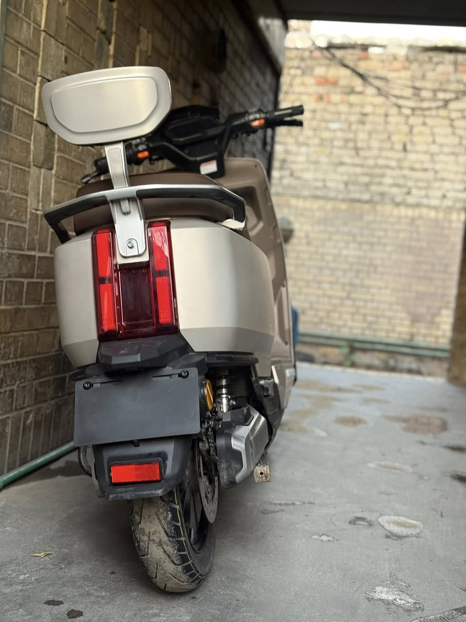 السلام عليكم دراجه شحن TAILG وليس ريان
ست بطاريات
ملف 2000 حقيقي
سرعه 90 حقيقي
دراجه تخبل تجي تشوف بعينك
السعر 1350 او بيه مجال للشرايه او مراوس بدراجه بانزين حسب القناعه
الي يكولون شدعوه لتطبلي رقمي للاستفسار ***********
