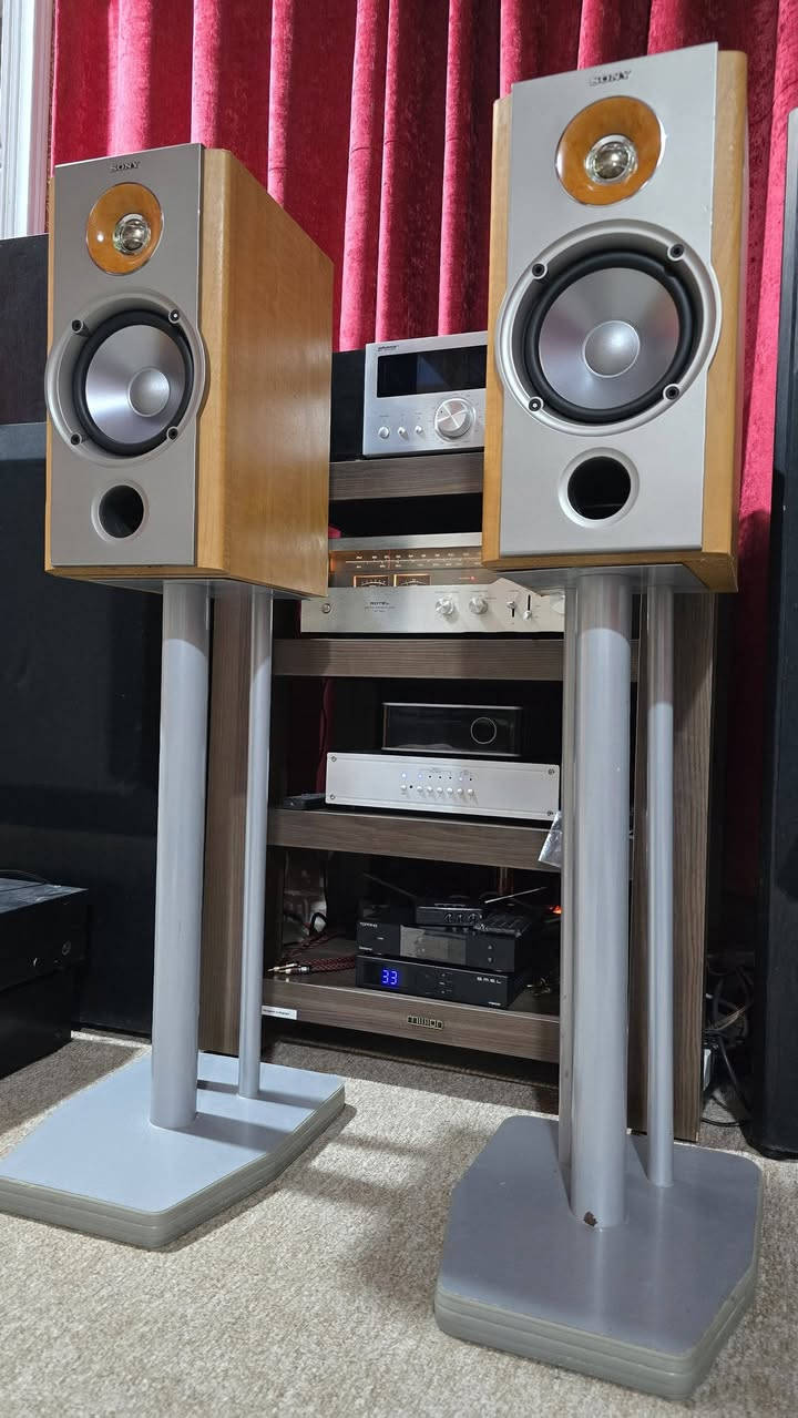 SONY SS-NX1 
سماعات سوني نضيفات جدا بدون تصليح صوت ونقاوه ممتاز جدا 100 واط .


**إذا كنت صاحب هذا الإعلان وتريد حذفه لأي سبب، رجاءا أرسل رسالة إلى الدعم الفني**