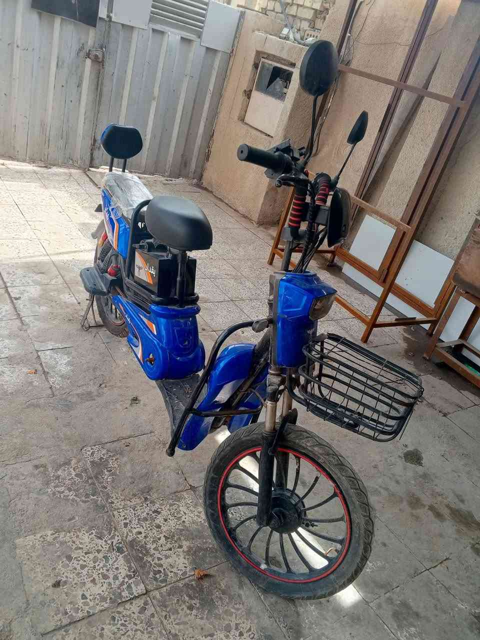 للبيع جديدة بس الشاحنه عطلت وماشحنته موديل25 عنوان بغداد دورة***********وسعر 250وبيه مجال
