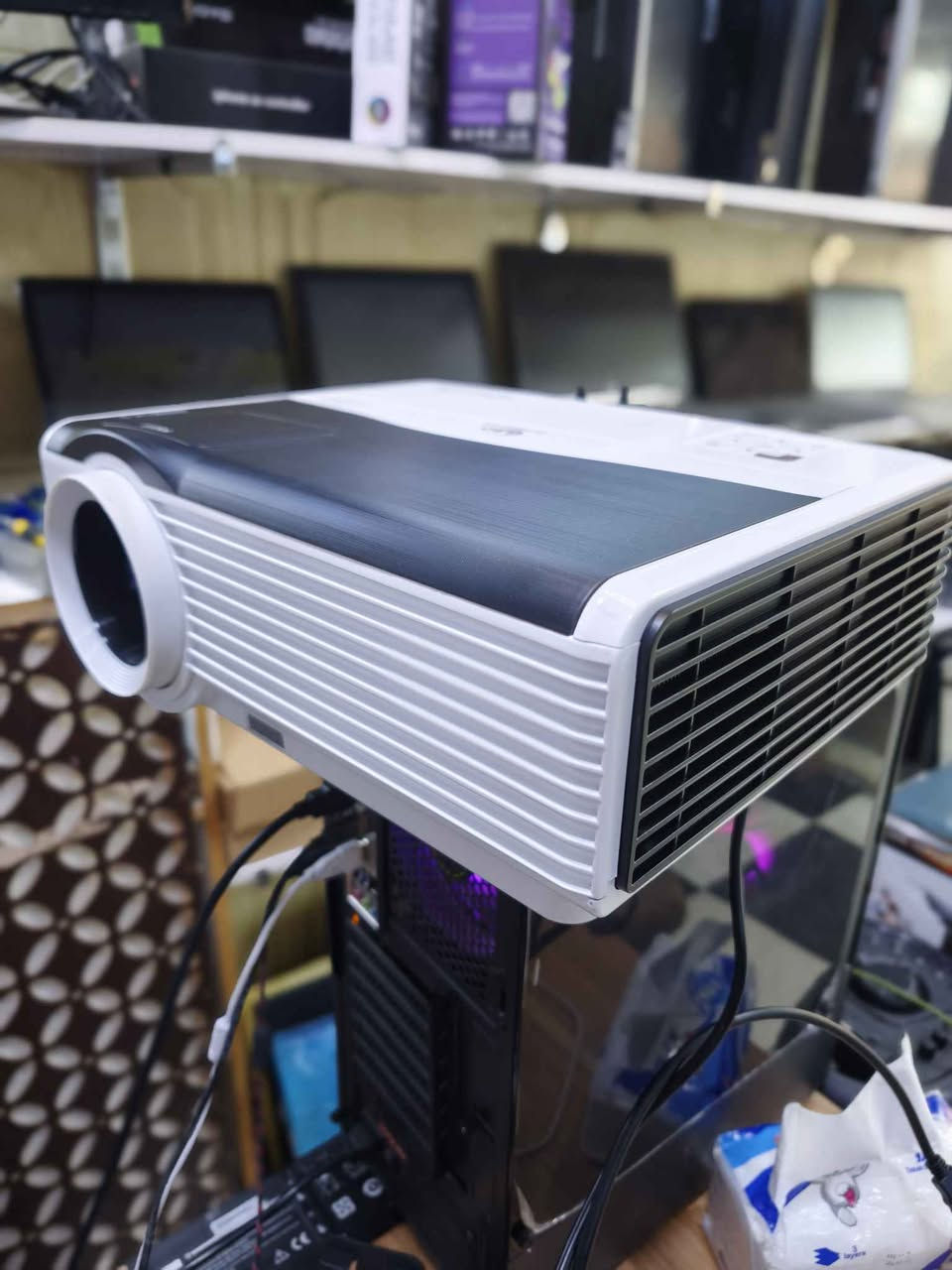 داتا شو للعرض السينمائي الحجم الكبير

نظافة 100% اخو الجديد

دقة FHD نقاوة صورة.

حجم العرض يصل الى 240 بوصة

السعر 185 الف عراقي

مكتب ( ثائر للحاسبات )

بصرة - جمهورية - شارع المكاتب - قرب

صيدلية فخرية و مقابل البسة القلعة.

يوجد توصيل لجميع محافظات العراق

***********

***********

اتصال / واتساب / تلگرام البصرة, العراق
