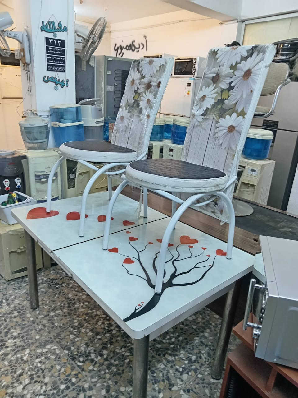 ميز طعام مع ٤ كراسي نضيف السعر 100 الف
العنوان كربلاء الحر القادسيه قرب الحديقه
واي استفسار ***********
