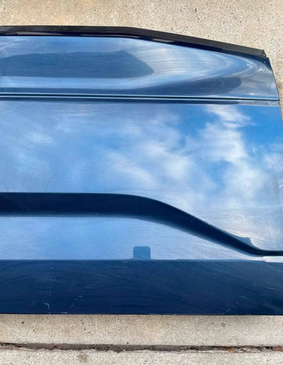 Here's a brief description 

*F150 OEM Navy Blue Tailgate*

2015-2020 Ford F150 tailgate!

*Details:*
- Fit 2015-2020 F150
- Genuine OEM, Navy Blue
- Good condition, works properly

$700 shipped

#F150tailgate #FordNavyBlue #OEMparts #TruckParts


**إذا كنت صاحب هذا الإعلان وتريد حذفه لأي سبب، رجاءا أرسل رسالة إلى الدعم الفني**