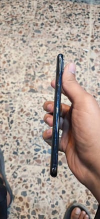 آيفون اكس • ٢٥٦ • نجف